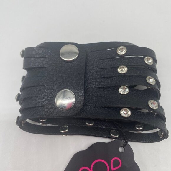 Paparazzi Jewelry Sass Square Black Bracelet Item 18 - Picture 4 of 5